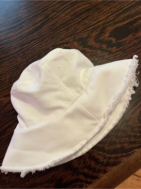 Comme des Garcons White Frayed Brim Bucket Hat